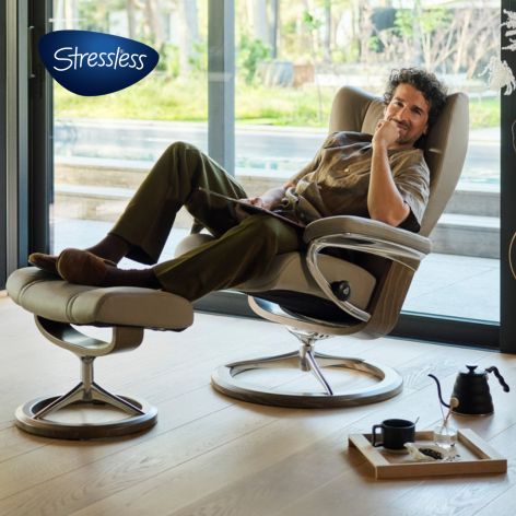 Stressless Wing in signature base with Paloma leather